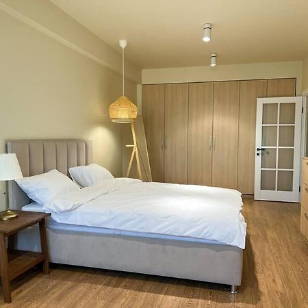 2 Bedroom On Ismail Corner Stefan Cel Mare, New Apartment, Chisinau Center! Ngoại thất bức ảnh