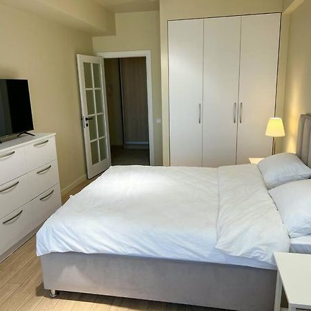 2 Bedroom On Ismail Corner Stefan Cel Mare, New Apartment, Chisinau Center! Ngoại thất bức ảnh