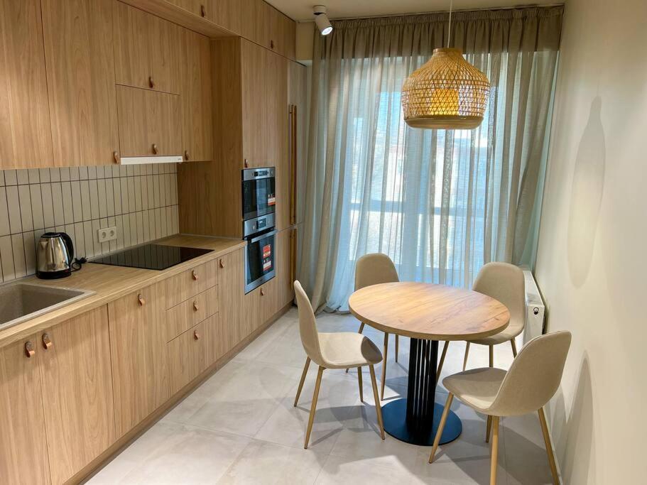 2 Bedroom On Ismail Corner Stefan Cel Mare, New Apartment, Chisinau Center! Ngoại thất bức ảnh